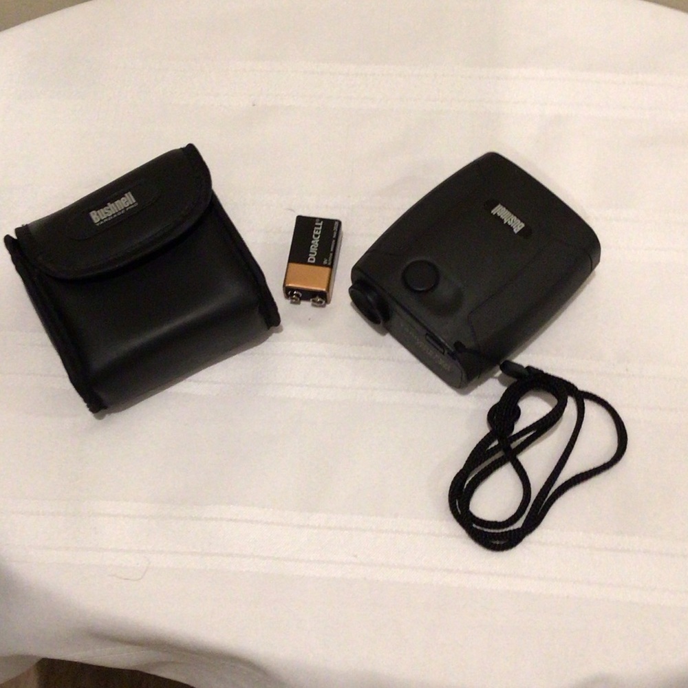 Bushnell Black Rangefinder with Case pro sport 450 laser unisex